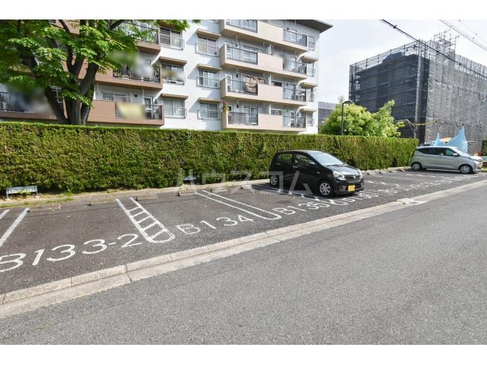 16/23 駐車場