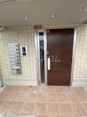 20/29 エントランス