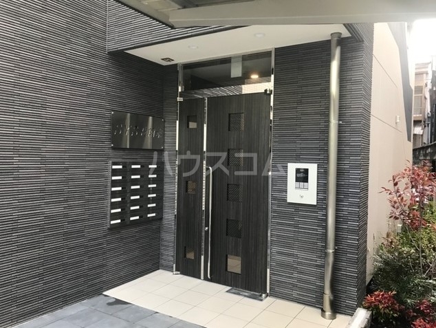 20/23 エントランス