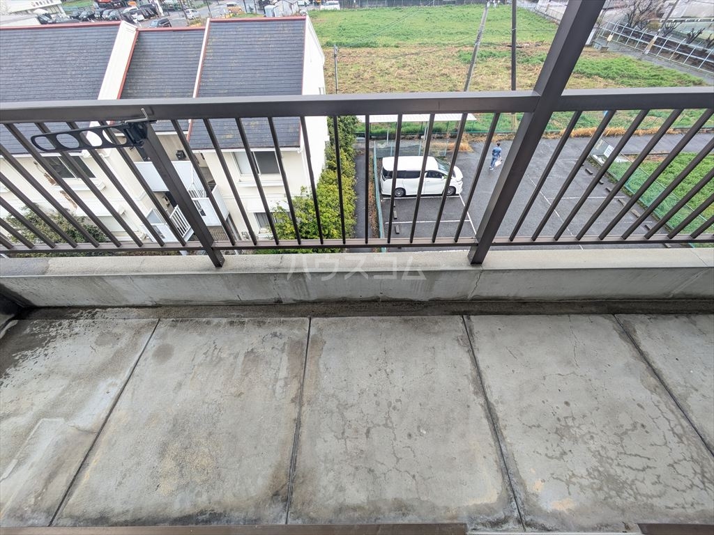 23/30 バルコニー