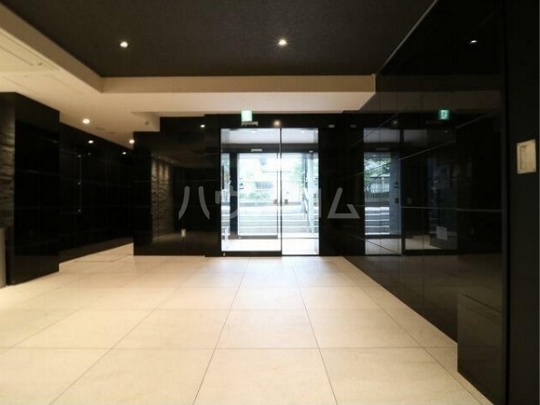 13/14 エントランス