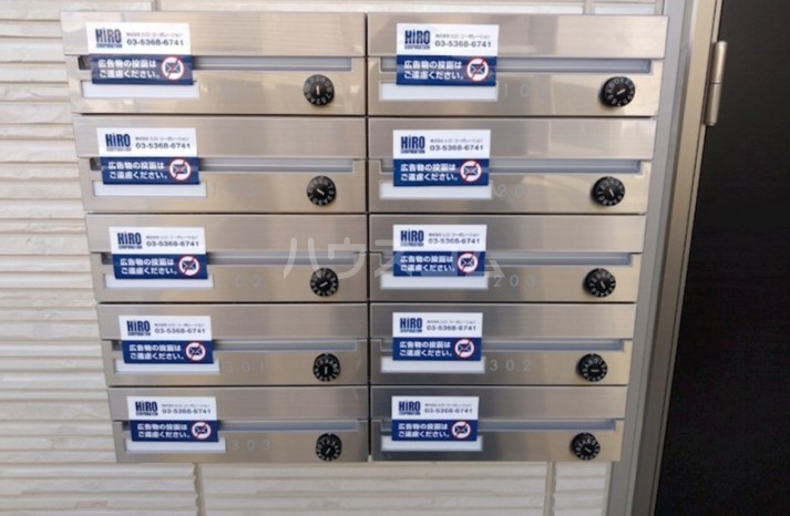 23/30 エントランス