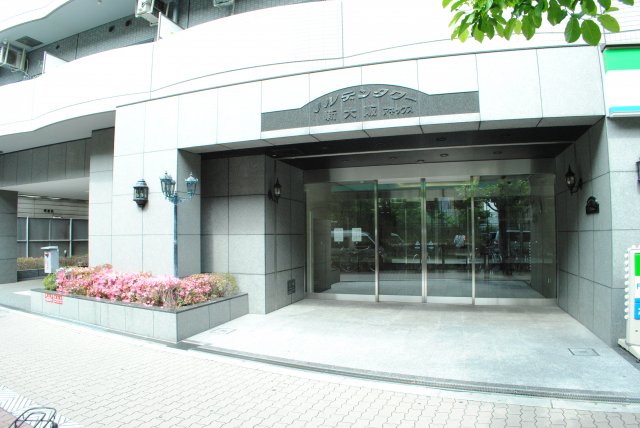 26/30 エントランス