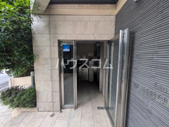 21/23 エントランス