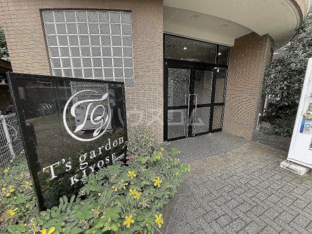 23/30 エントランス