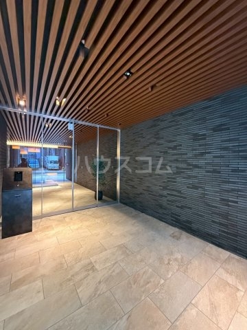 25/30 エントランス