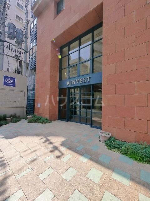 28/30 エントランス