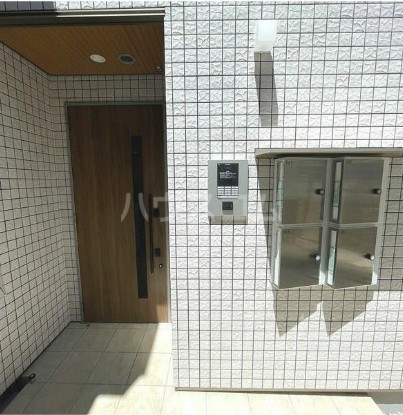 13/17 エントランス