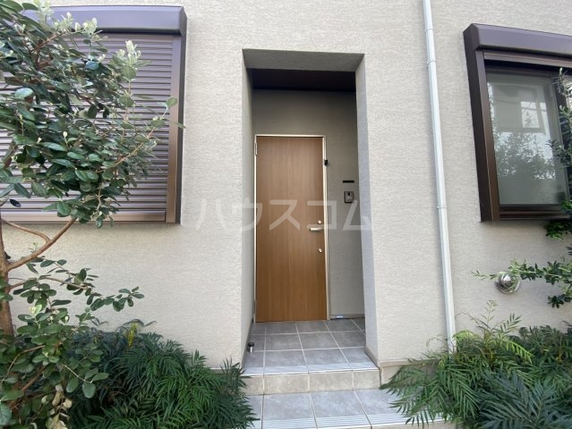 22/25 エントランス