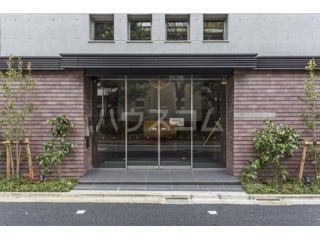 17/19 エントランス