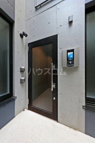 20/23 エントランス