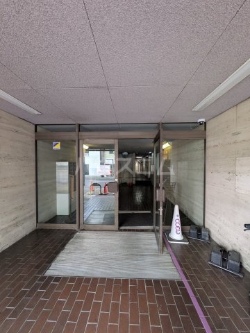 28/30 エントランス