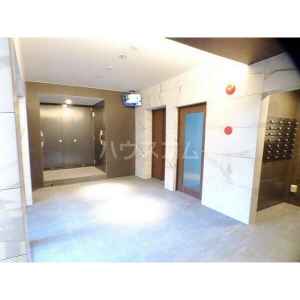 14/19 エントランス