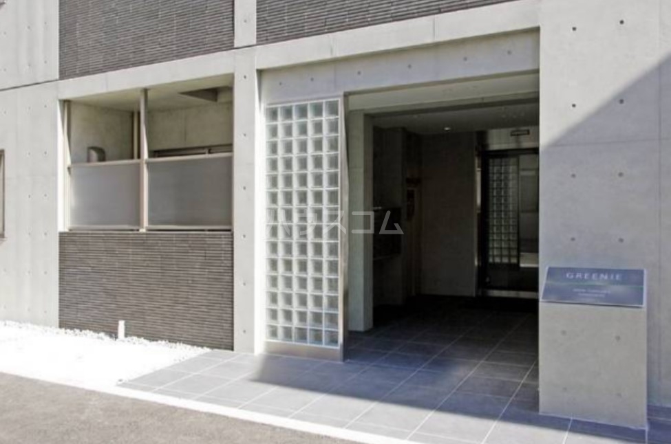 16/17 エントランス