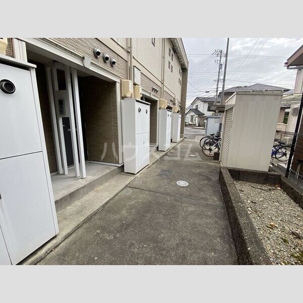 16/25 エントランス