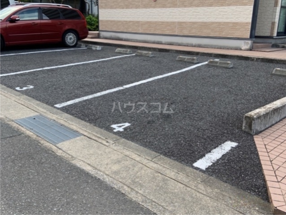 2/4 駐車場
