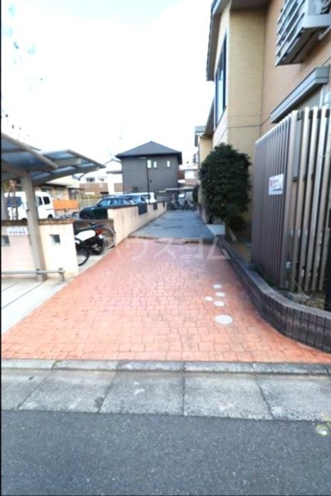 14/25 エントランス