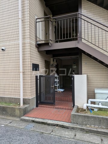 18/23 エントランス