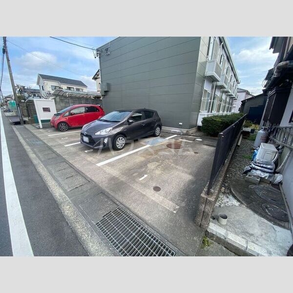 19/26 駐車場