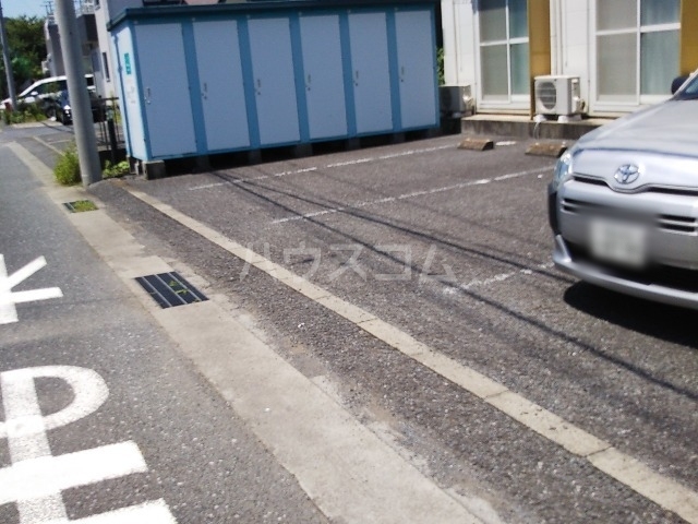 14/14 駐車場
