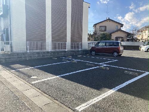 14/14 駐車場