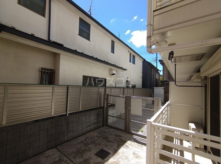 17/23 エントランス