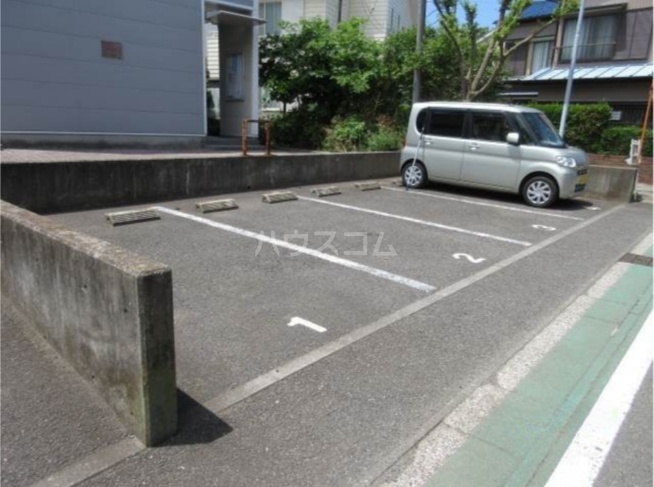2/3 駐車場