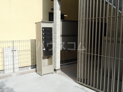 15/15 エントランス