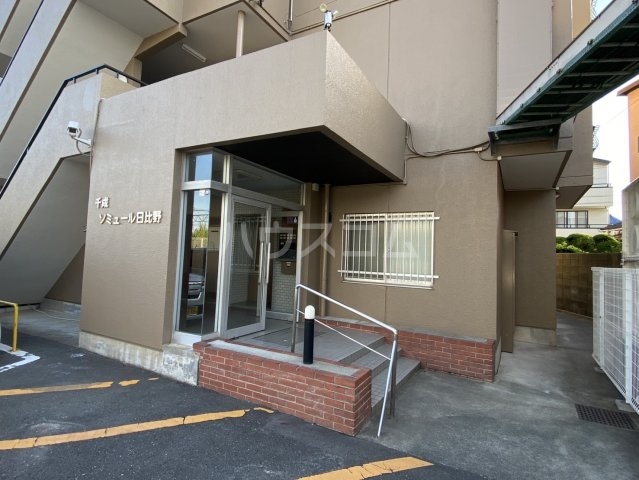 22/27 エントランス