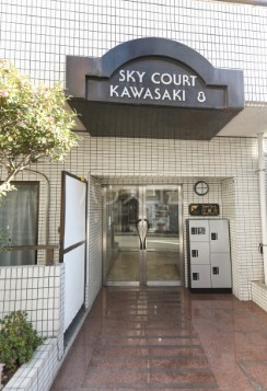 27/28 エントランス