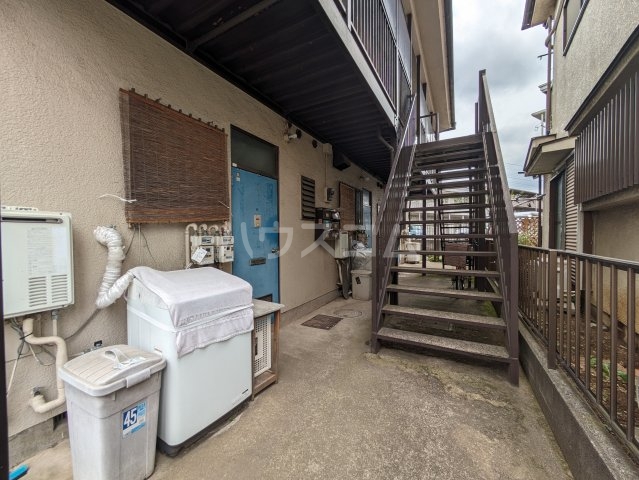 28/30 エントランス