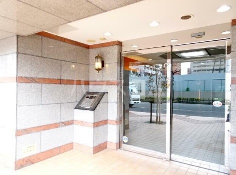 13/19 エントランス