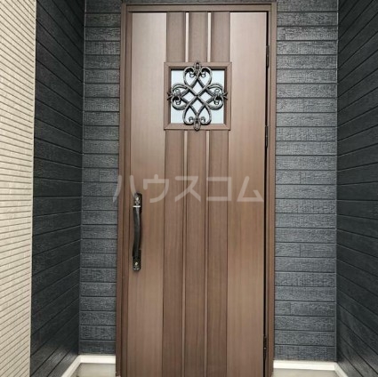 16/26 エントランス