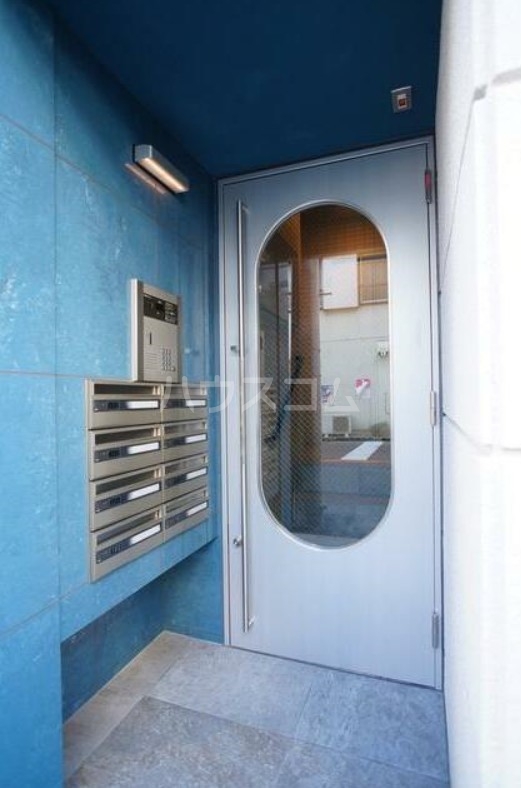 2/3 エントランス