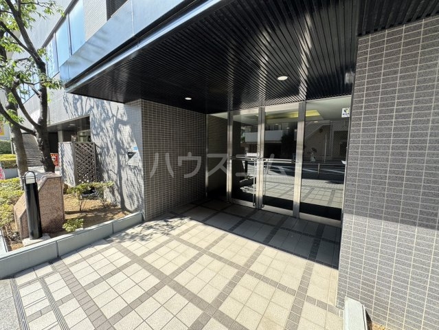 25/30 エントランス