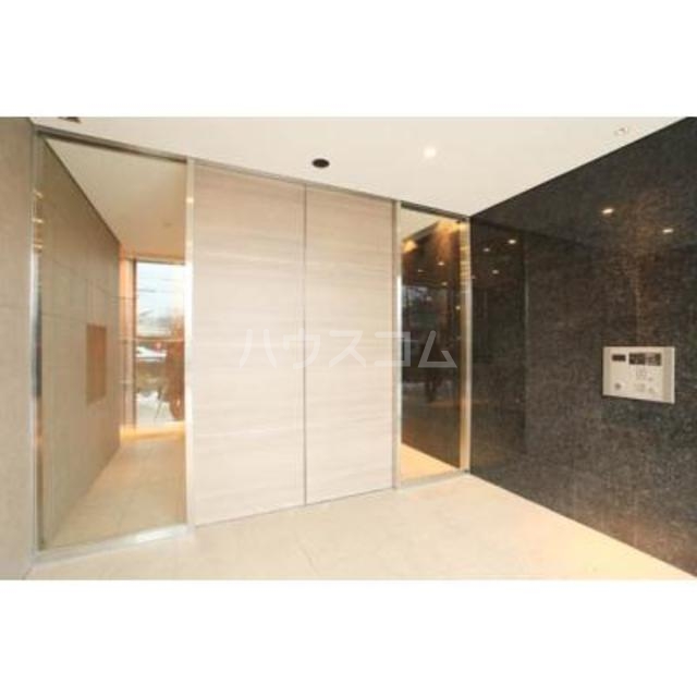 19/23 エントランス