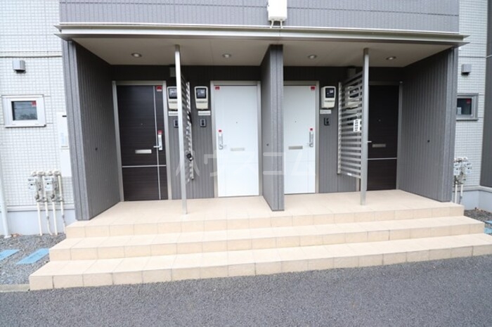 18/21 エントランス