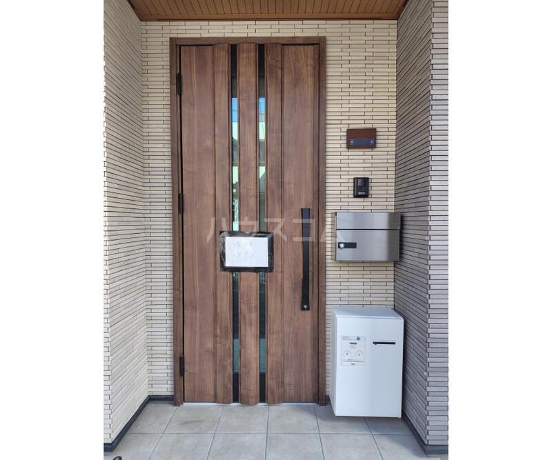 17/23 エントランス