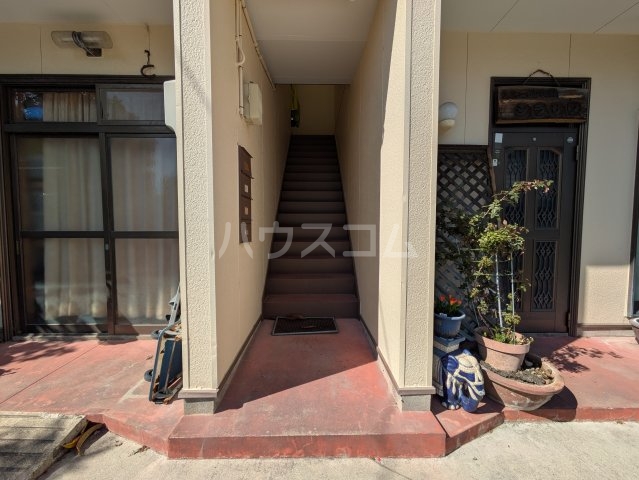 2/4 エントランス