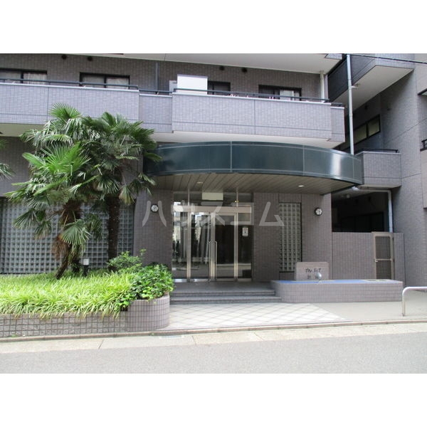 16/27 エントランス