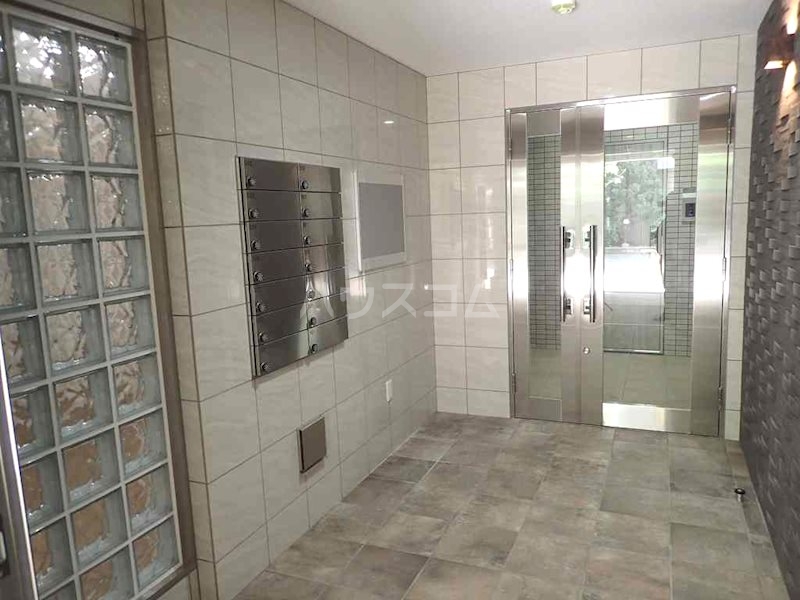 15/22 エントランス