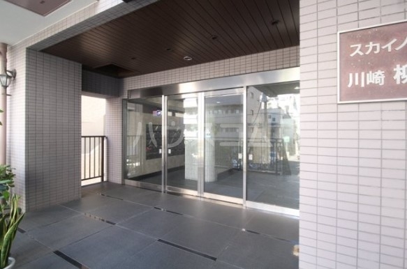 26/30 エントランス