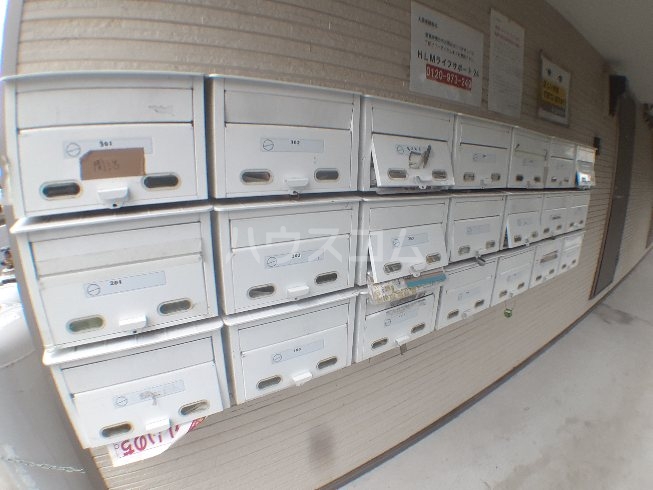 20/30 エントランス