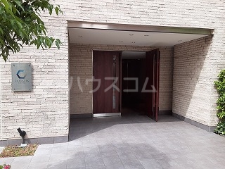 28/30 エントランス