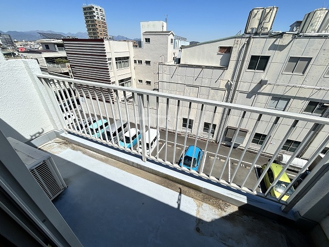 23/30 バルコニー