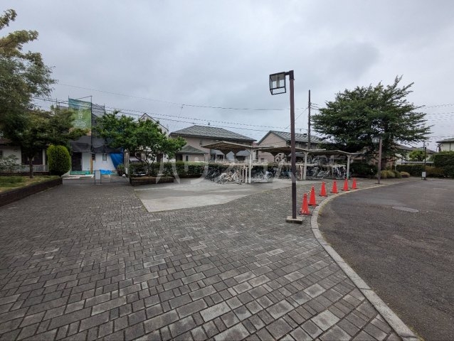 27/30 駐車場