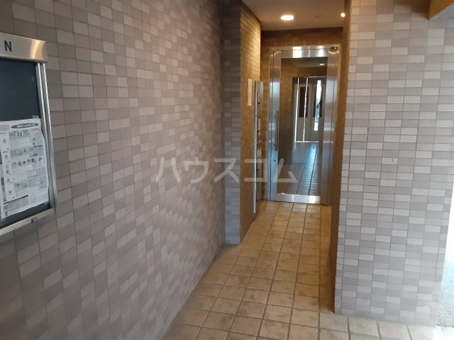 22/30 エントランス