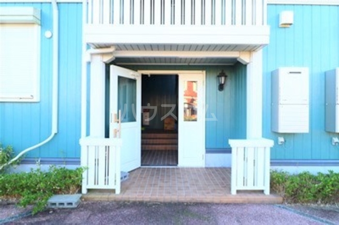 18/25 エントランス