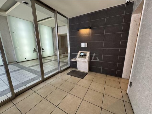 29/30 エントランス