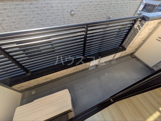 23/30 バルコニー